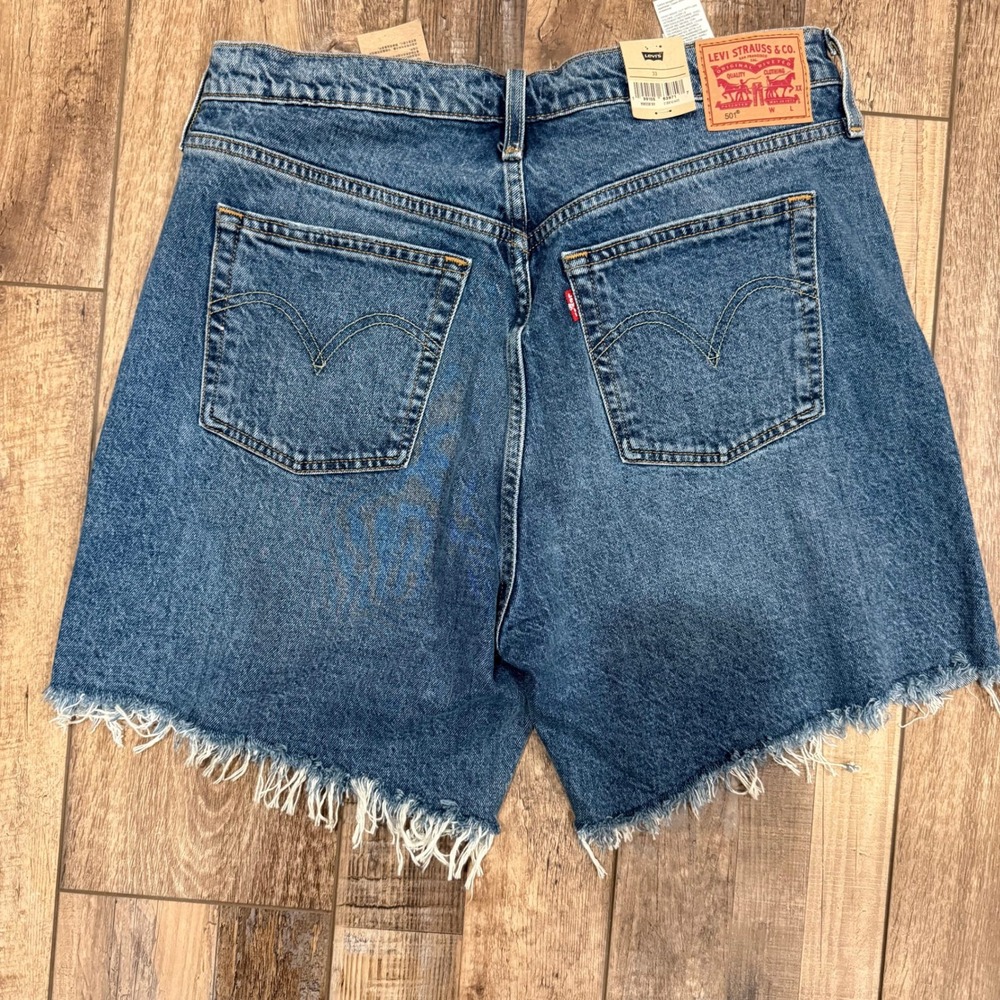 Levis 501 Mid-Thigh Shorts Womens 33 High Rise Stretch Denim Medium Wash NEW - Picture 2 of 8